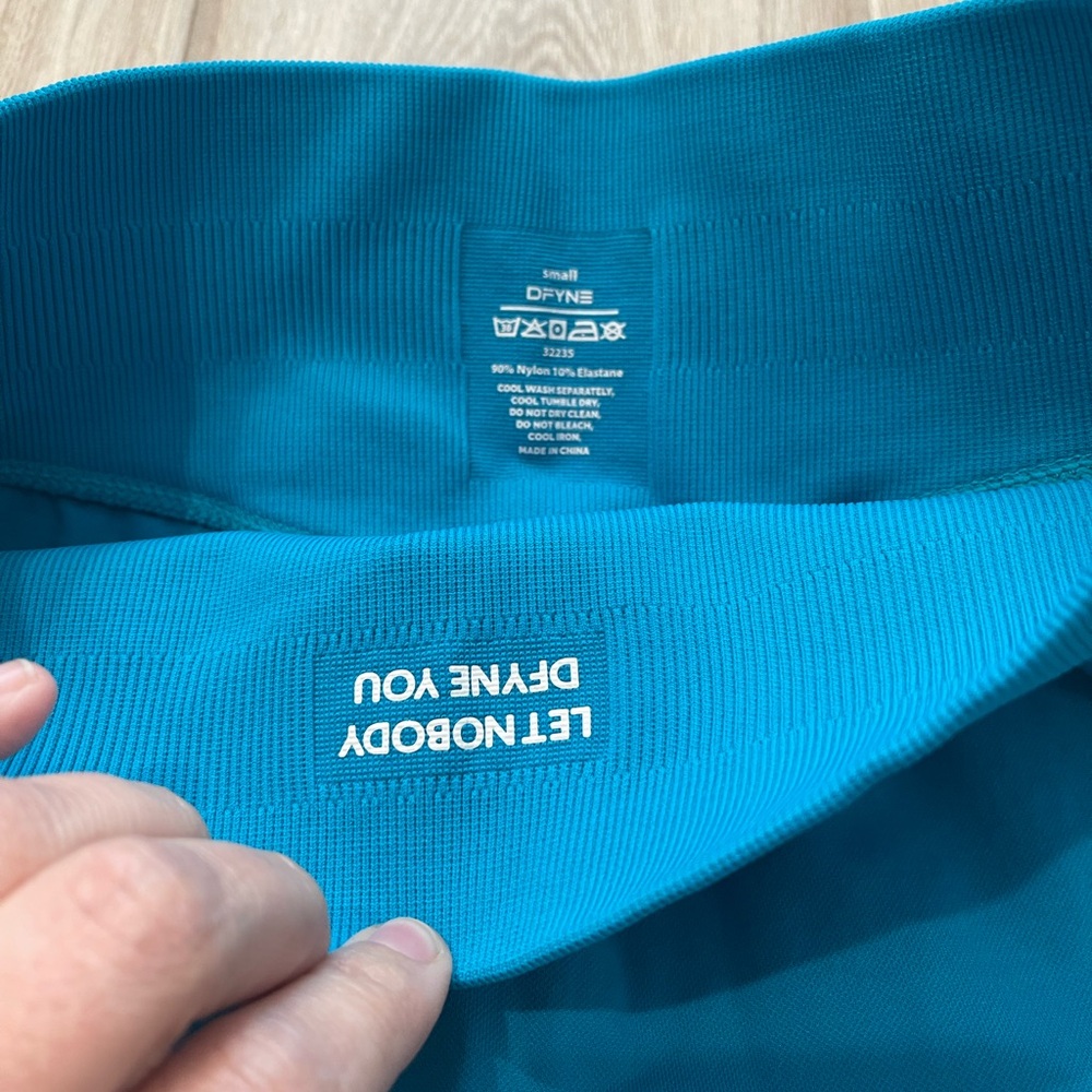 DFYNE Impact Seamless High Rise Shorts 4.5” Glacier Teal Blue Sz S - Picture 7 of 10